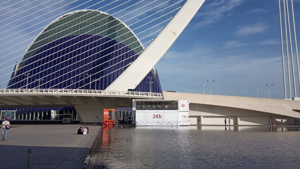 La Noche en 24 horas